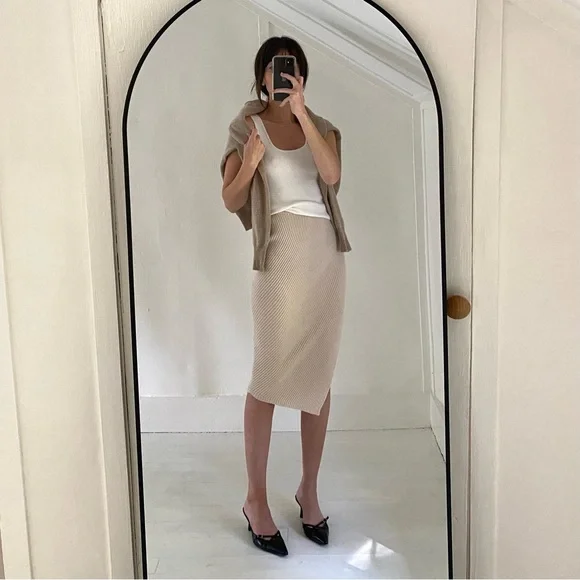 Theory Evian Stretch Twisted Rib Wool Knit Midi Skirt in Ecru Size P